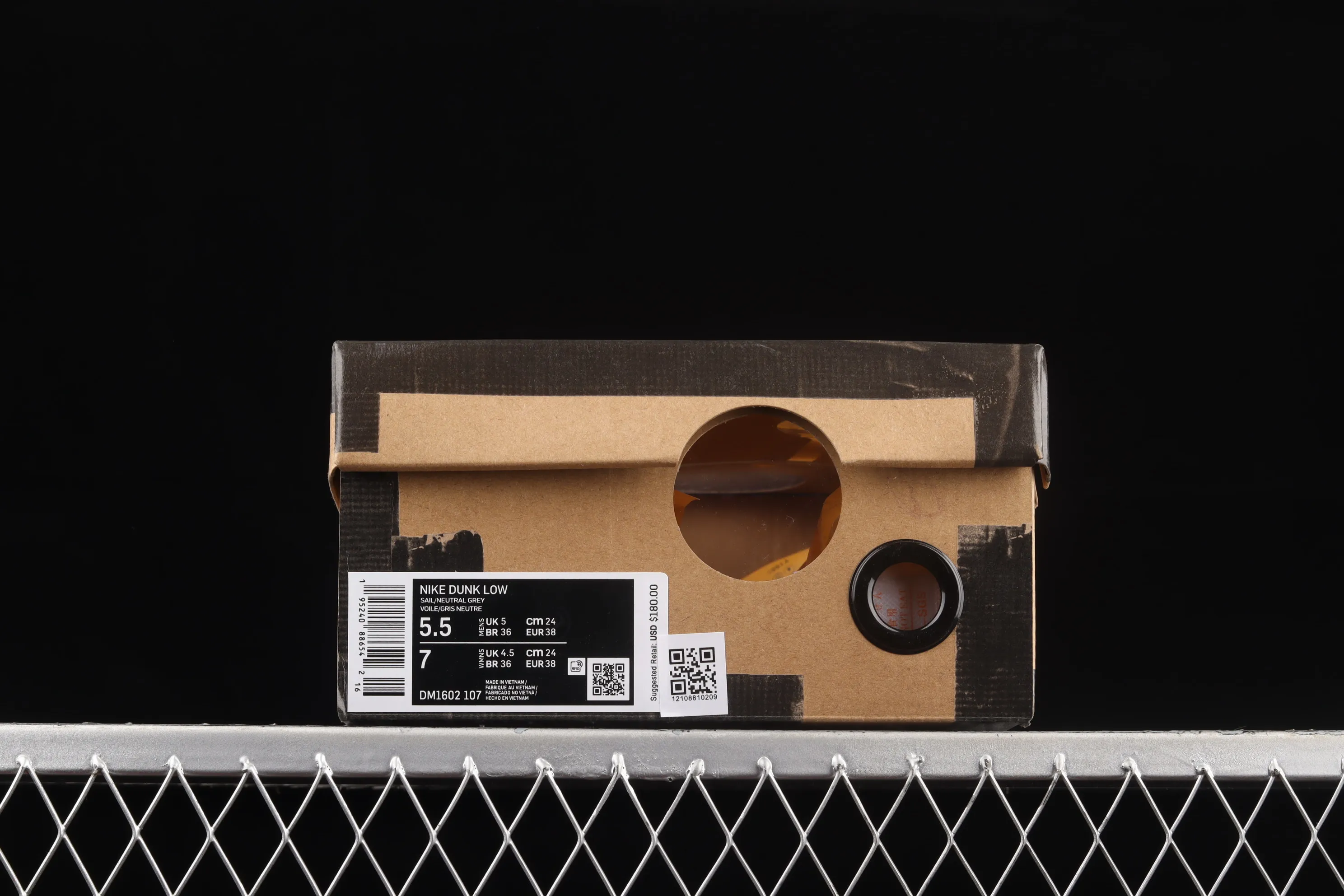 All Categories Nk SB Dunk Series Nk SB Dunk Low Low-top sneakers Pure original version OF x Nk Dunk Low OW Gray SB smashed backboard fashion casual sneakers DM1602-107